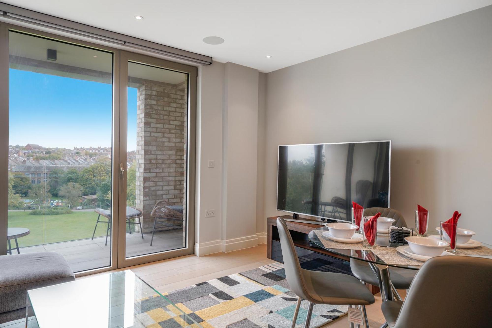 Utopian 3 Bedroom Kilburn Londra