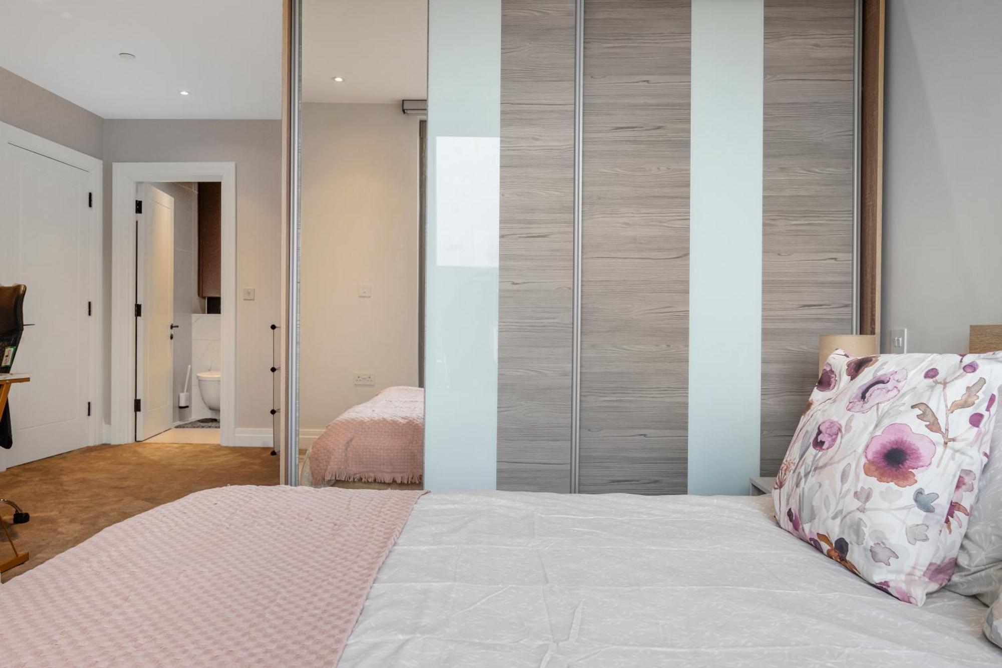 Utopian 3 Bedroom Kilburn Appartamento Londra